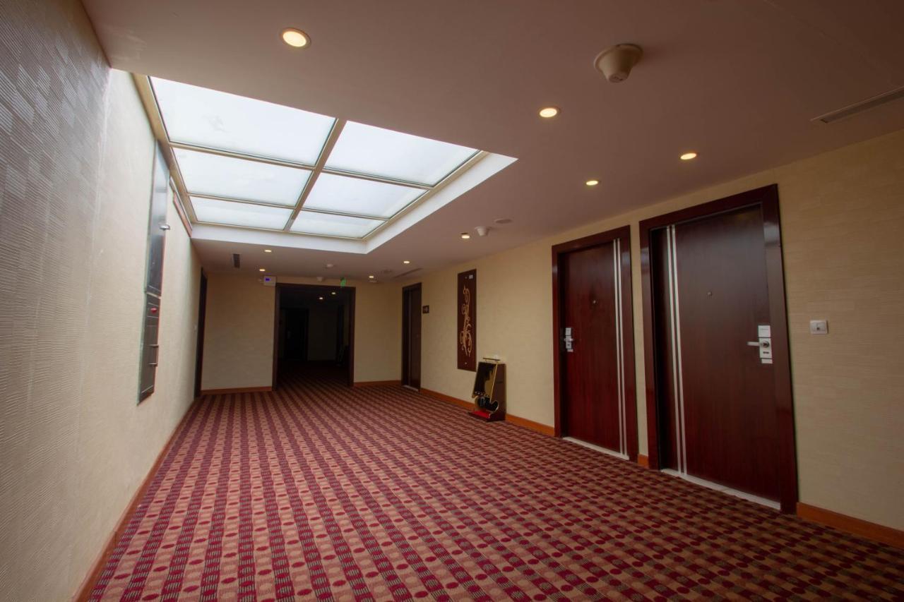 Grand Makkah Hotel Mecca ภายนอก รูปภาพ A corridor in a hotel